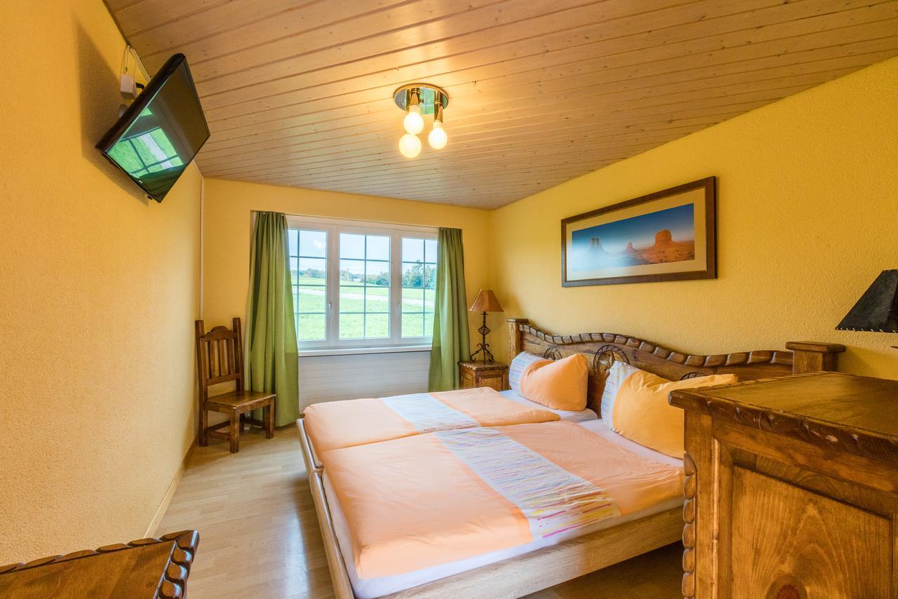 Motel Steighof Brutten Extérieur photo