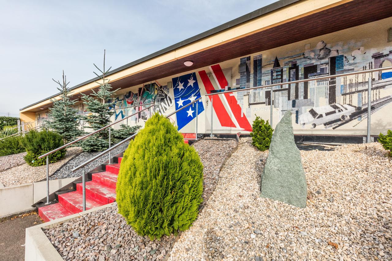 Motel Steighof Brutten Extérieur photo